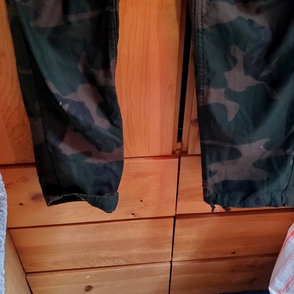 Carhartt Women's Camper Ankle Pants in Green Camo Size XS - Picture 2 of 13